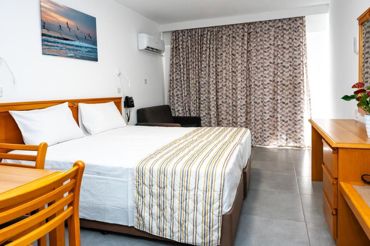 Helios Bay Hotel And Suites Klorakas Luaran gambar