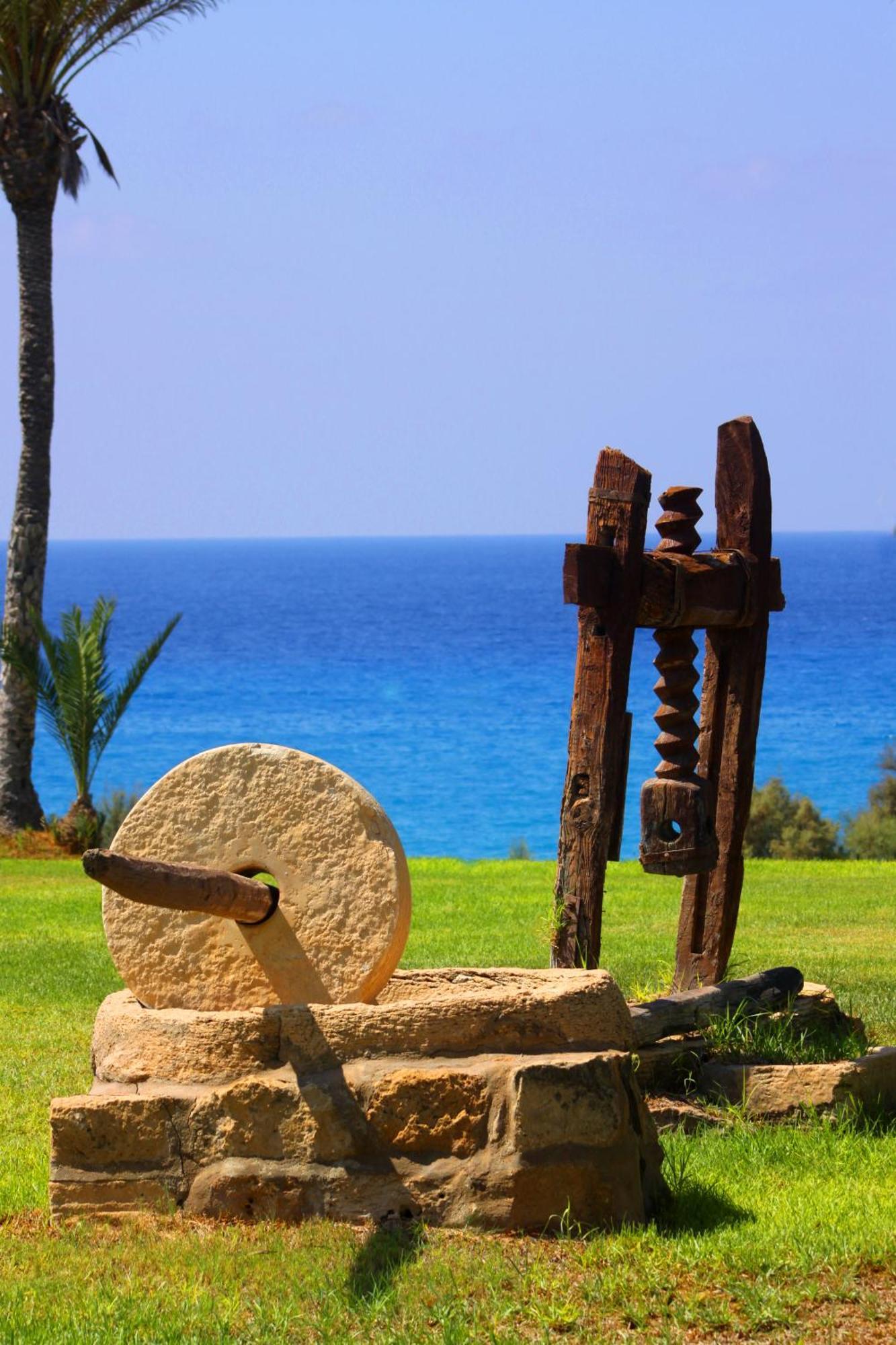 Helios Bay Hotel And Suites Klorakas Luaran gambar