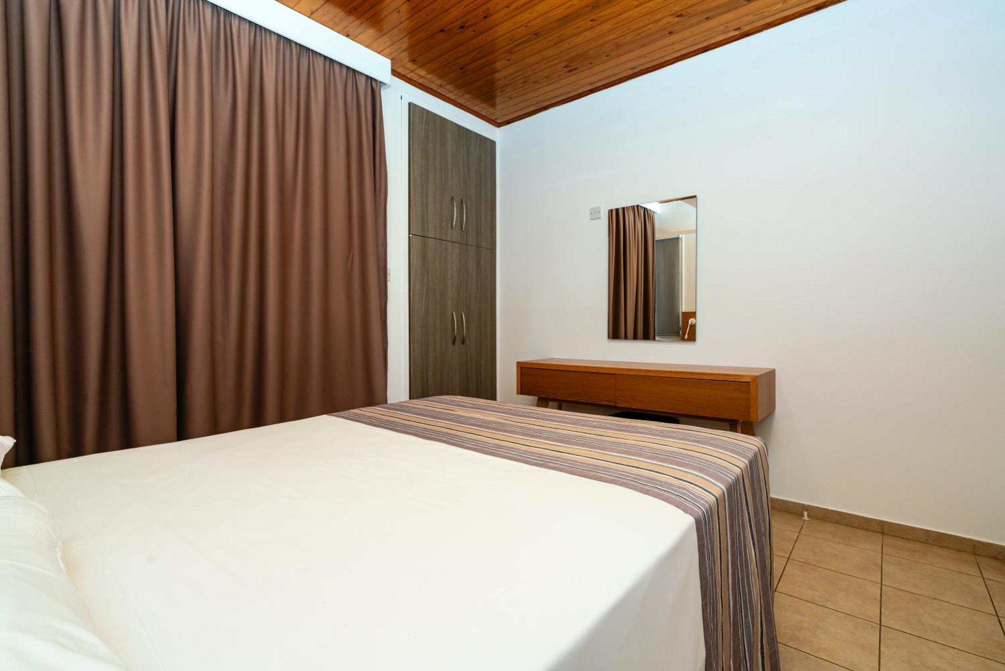 Helios Bay Hotel And Suites Klorakas Luaran gambar