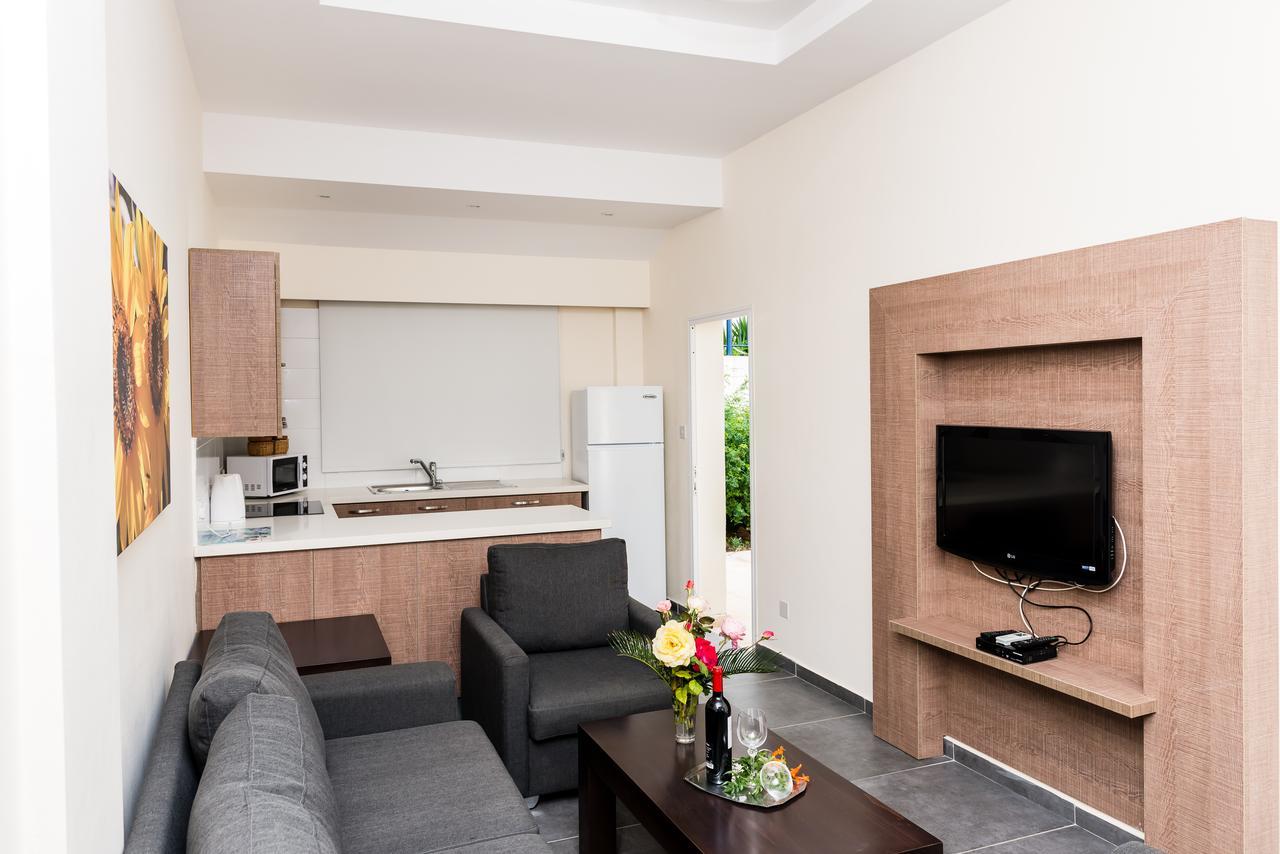 Helios Bay Hotel And Suites Klorakas Luaran gambar