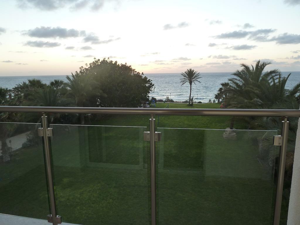 Helios Bay Hotel And Suites Klorakas Luaran gambar