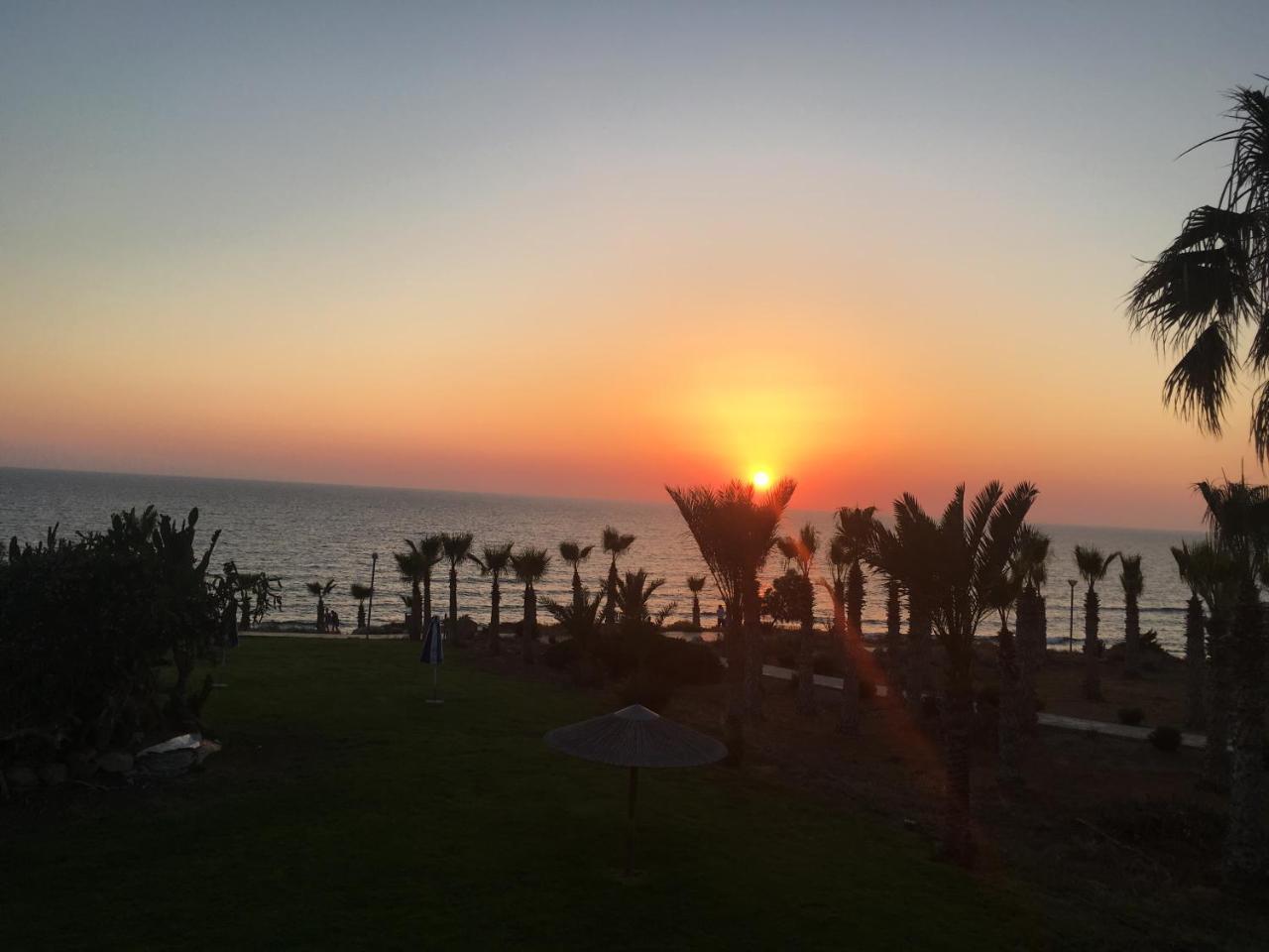 Helios Bay Hotel And Suites Klorakas Luaran gambar